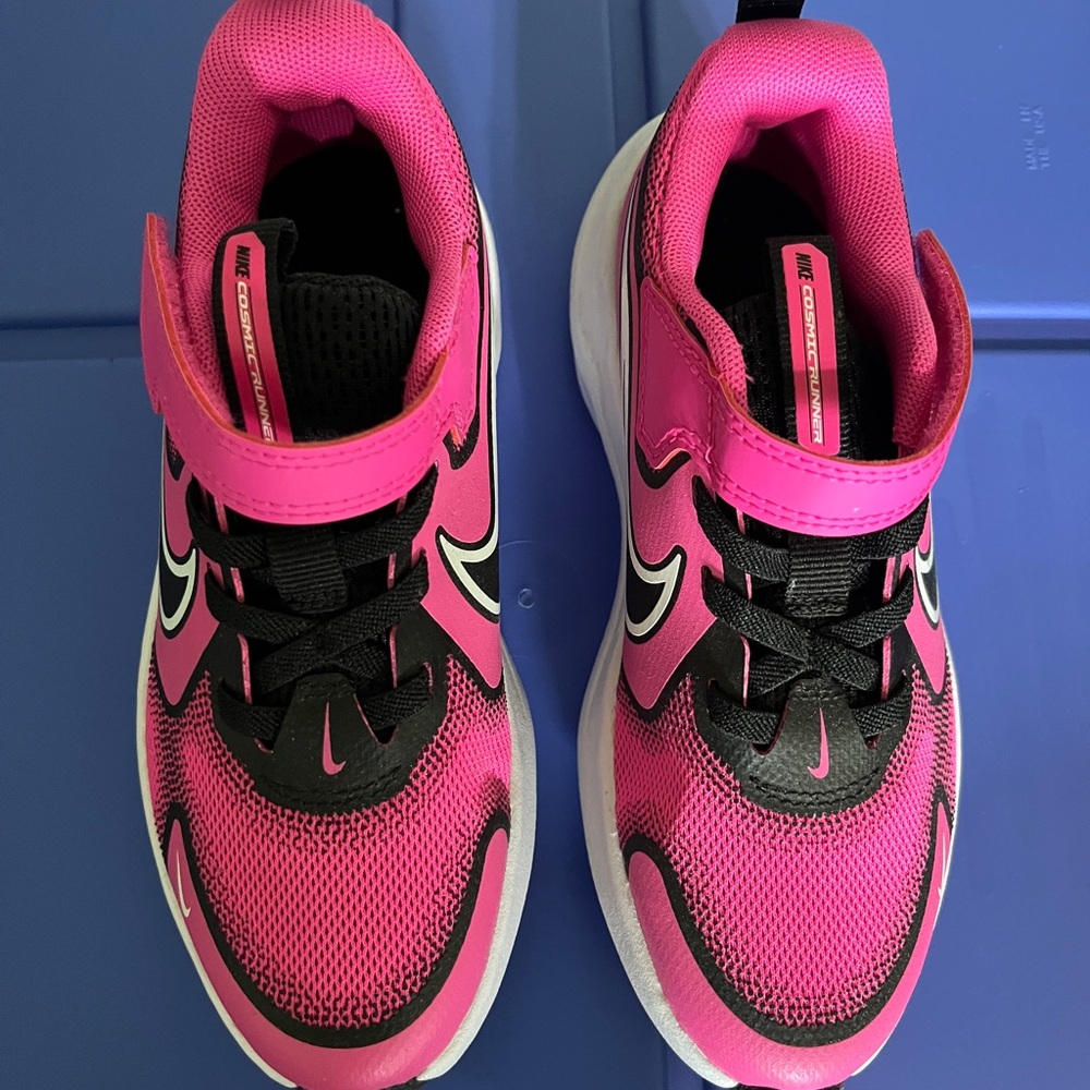NWOT Nike Kids Pink Cosmic Runner Sneakers